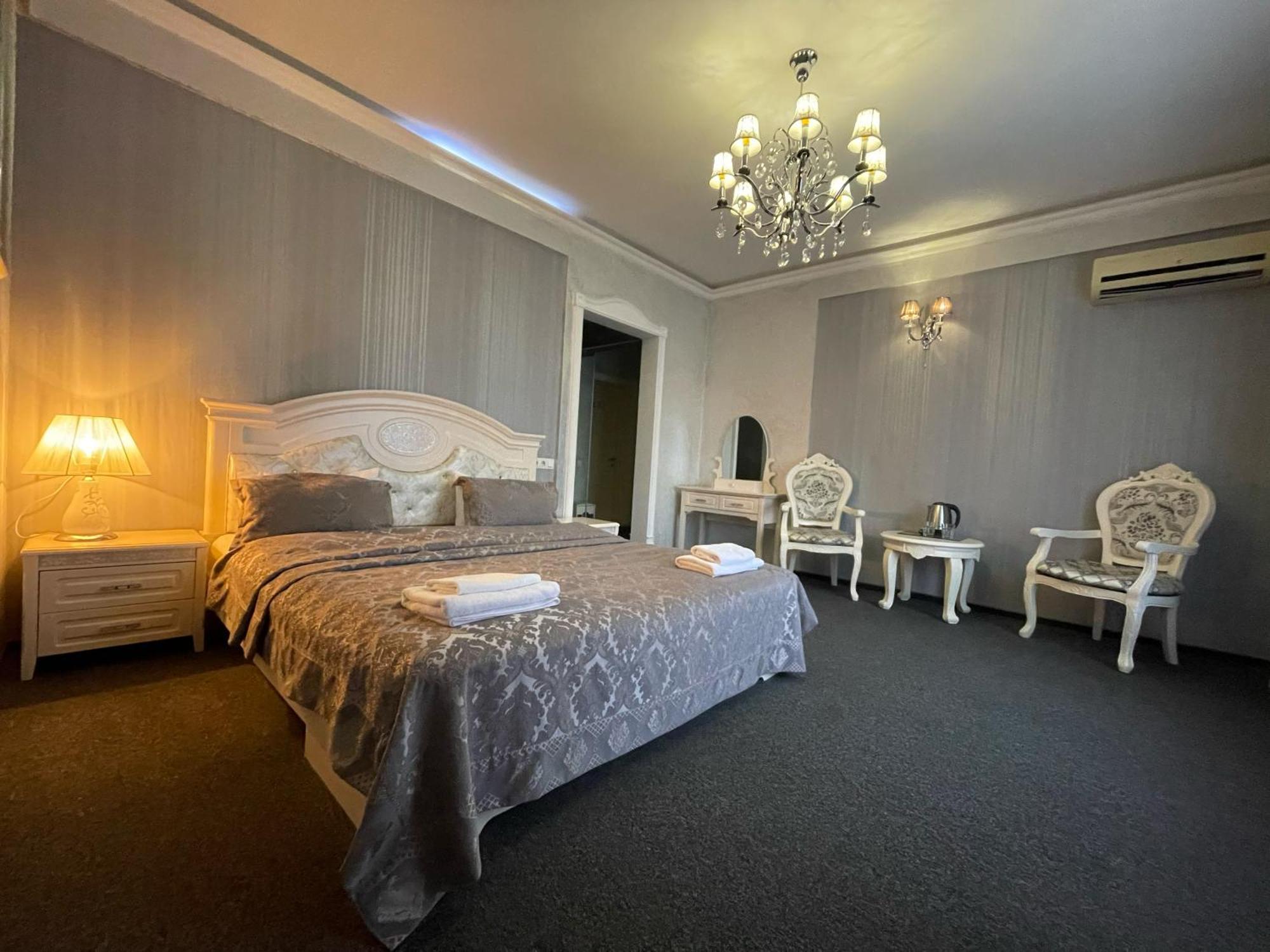Київські Ночі Hotel Buitenkant foto