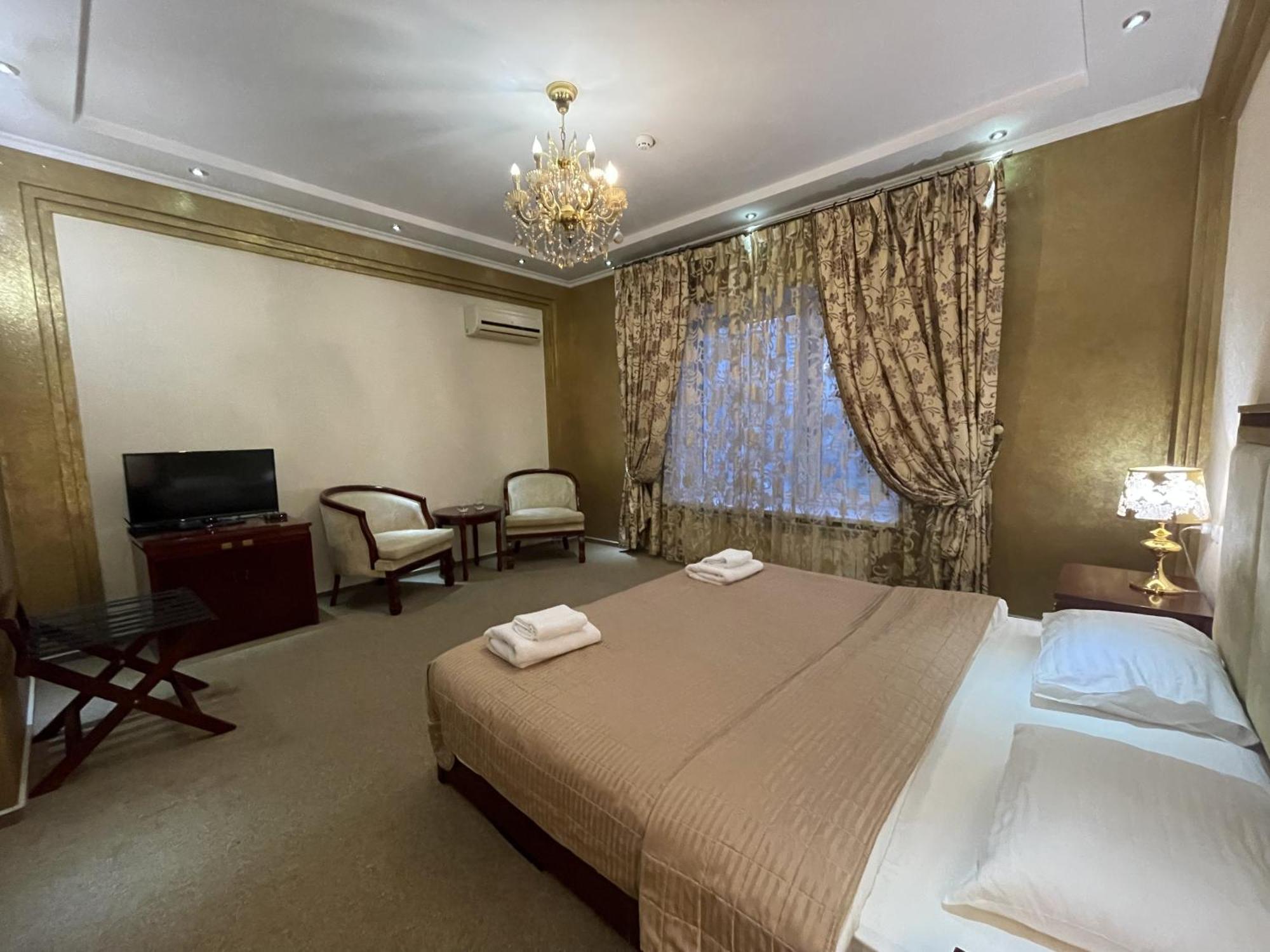 Київські Ночі Hotel Buitenkant foto